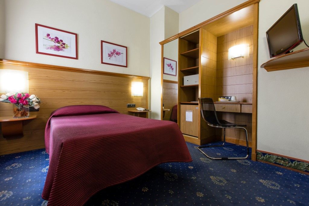 Negresco Gran Via Hotel Madrid Luaran gambar