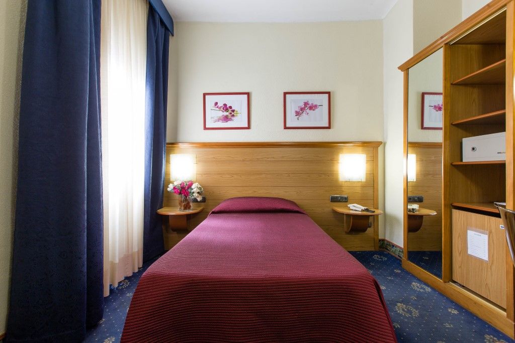 Negresco Gran Via Hotel Madrid Luaran gambar