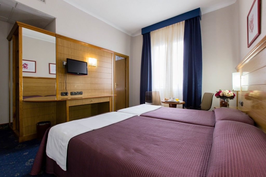 Negresco Gran Via Hotel Madrid Luaran gambar